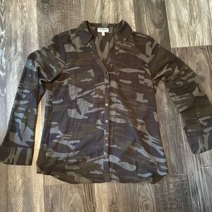 NWOT Express Portofino Shirt in Camo